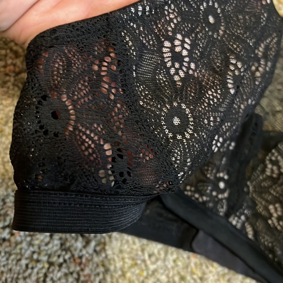 VS VERY SEXY BRALETTE BLACK LACE CUTOUT Size cutoff ( Size 34B ) - Picture 10 of 15